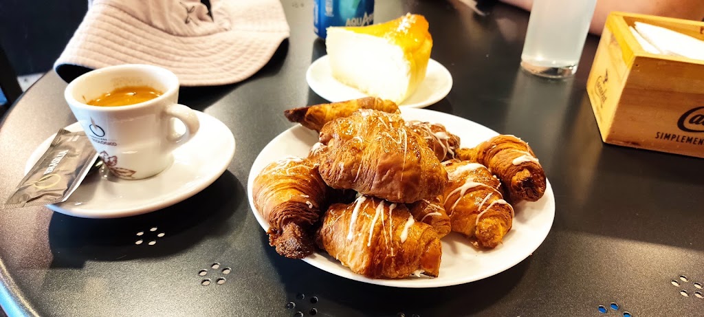 Julian's — Comida y bebida