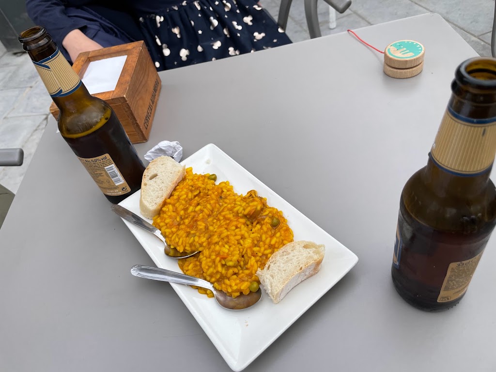 Cafeteria/Cerveceria Diamante — Comida y bebida