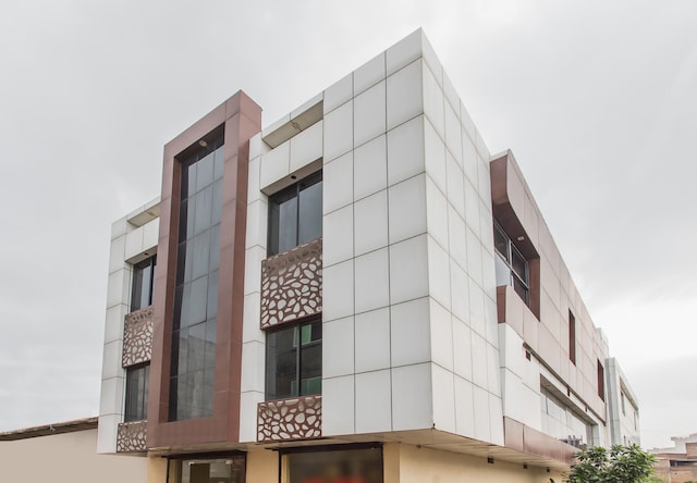 Oyo 16121 Hotel Antilia