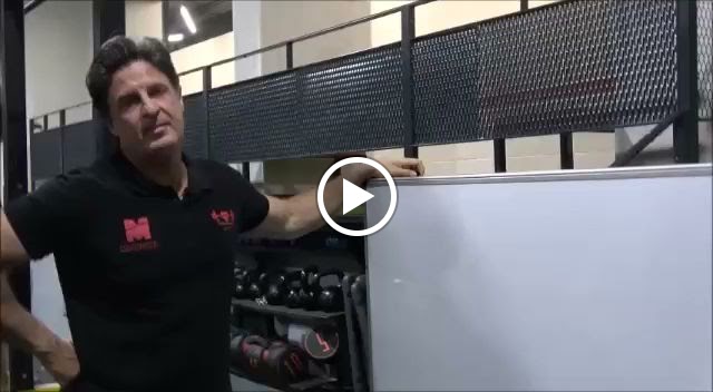 MABUNI: GIMNASIO CON PISCINA — Gimnasio