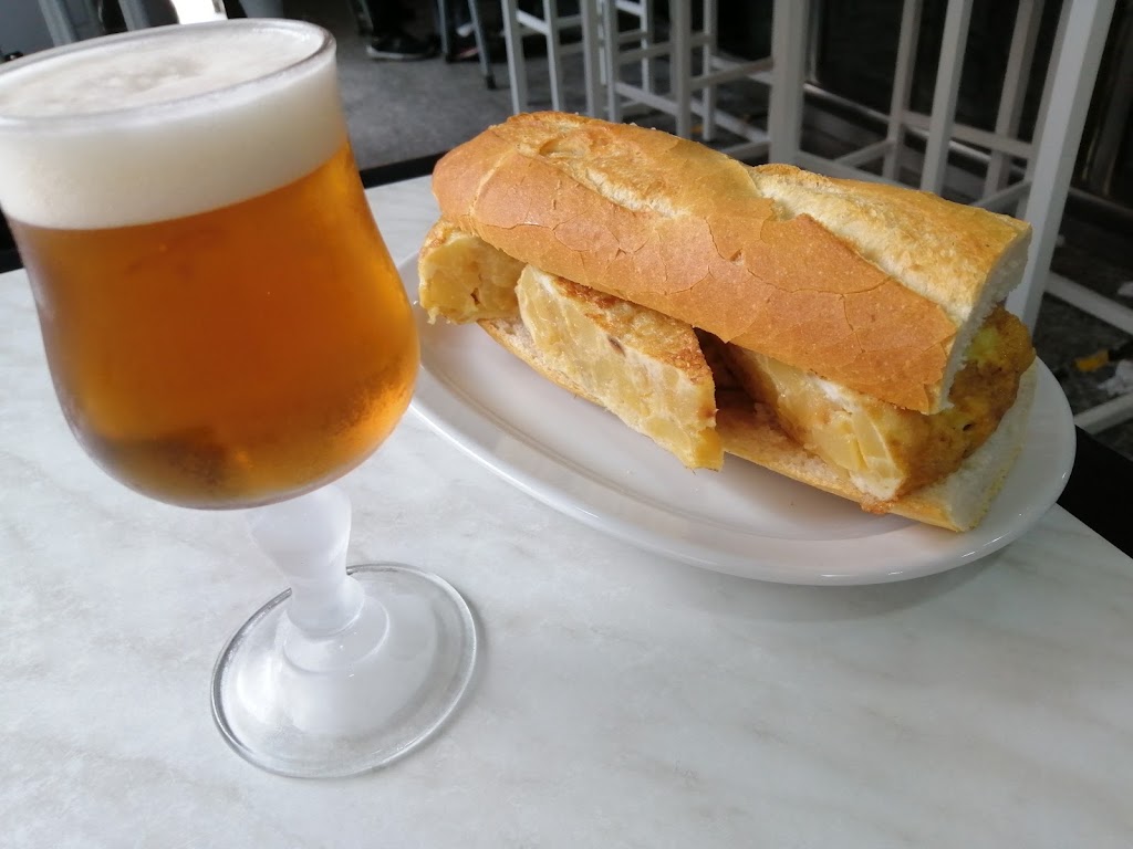 Bar la Bombonera — Comida y bebida