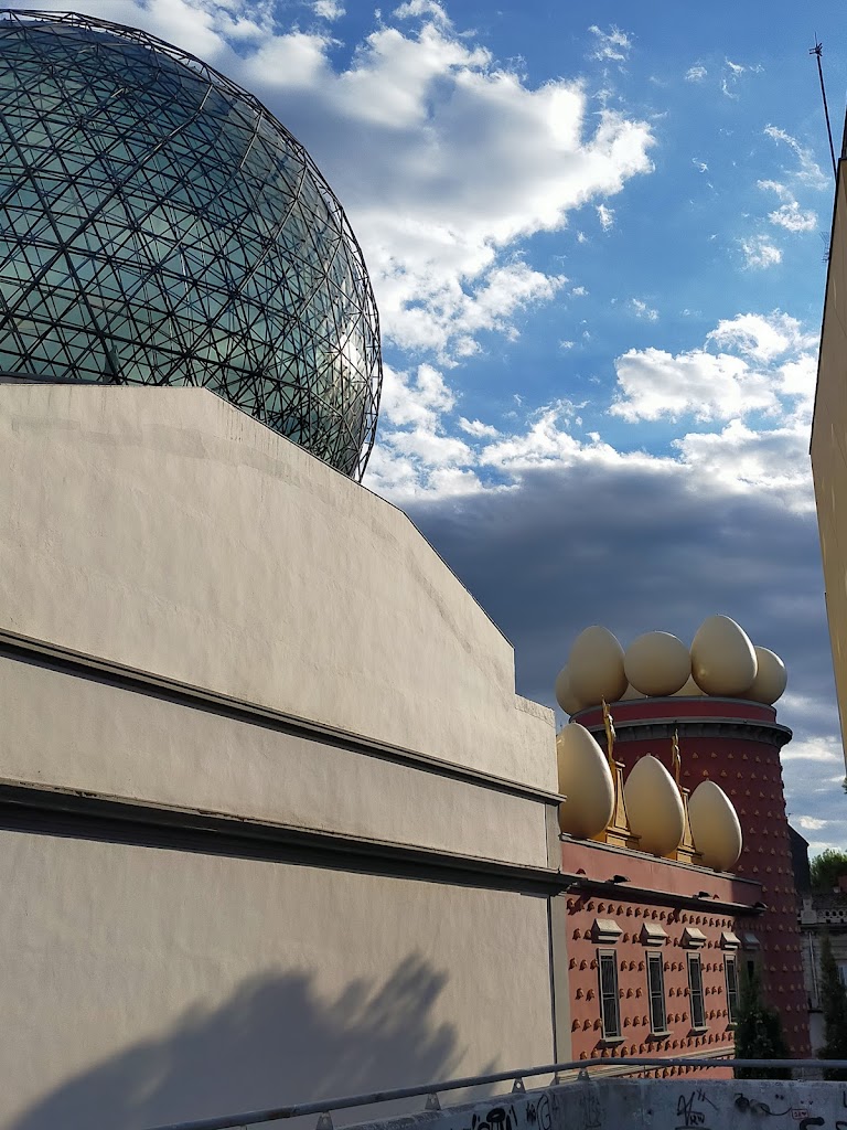 Parking Bus Figueres Salvador Dali