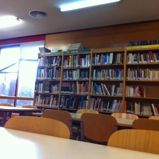 Biblioteca Municipal La Jaramilla — Del propietario