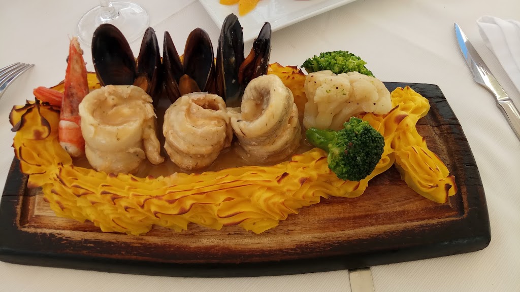Amanda's Bar — Comida y bebida