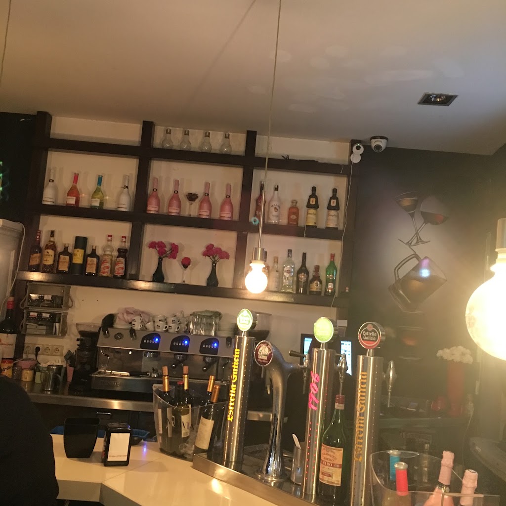 Bar Puerta 6 Aurita — Ambiente