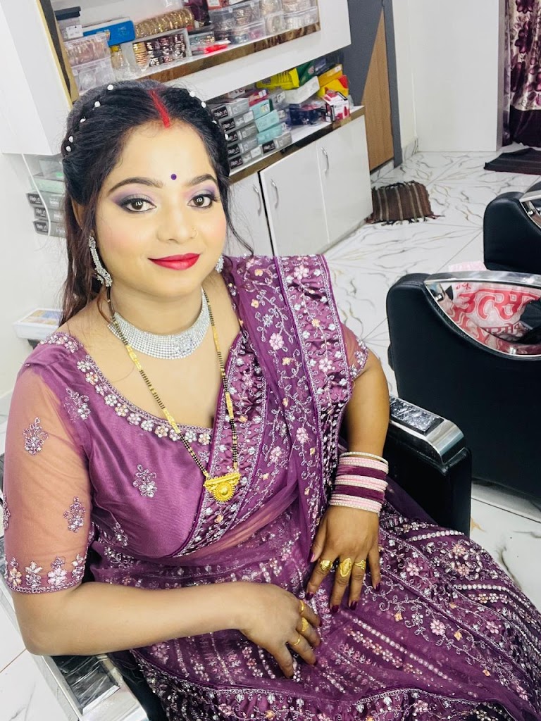 Street Style Makeup Studio Bridal Makeup Beauty Parlors Women S Beauty Parlors Best Makeup Artist In Sultanpur