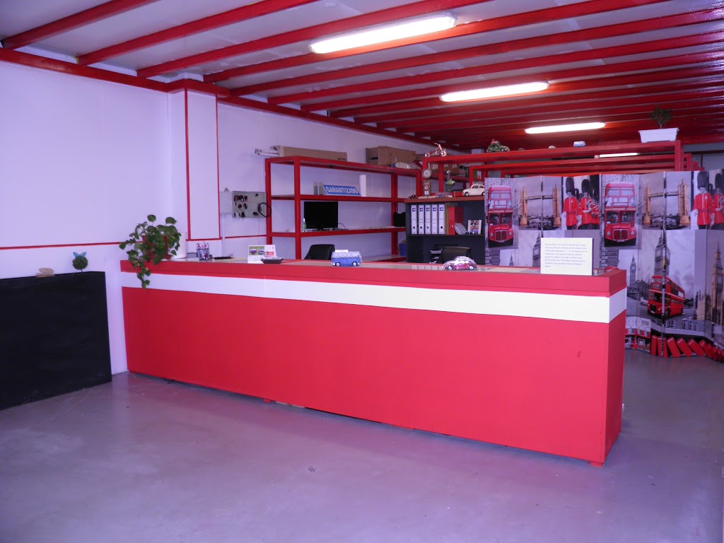 TR automoviles — Interior