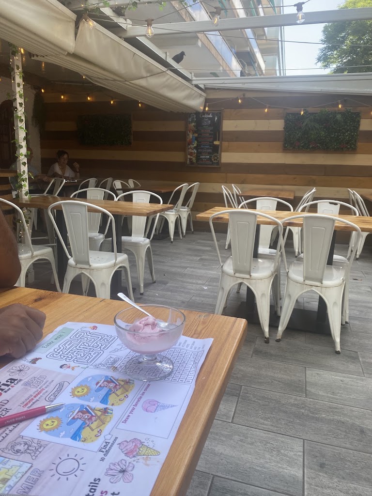 La sangria bar & grill — Ambiente