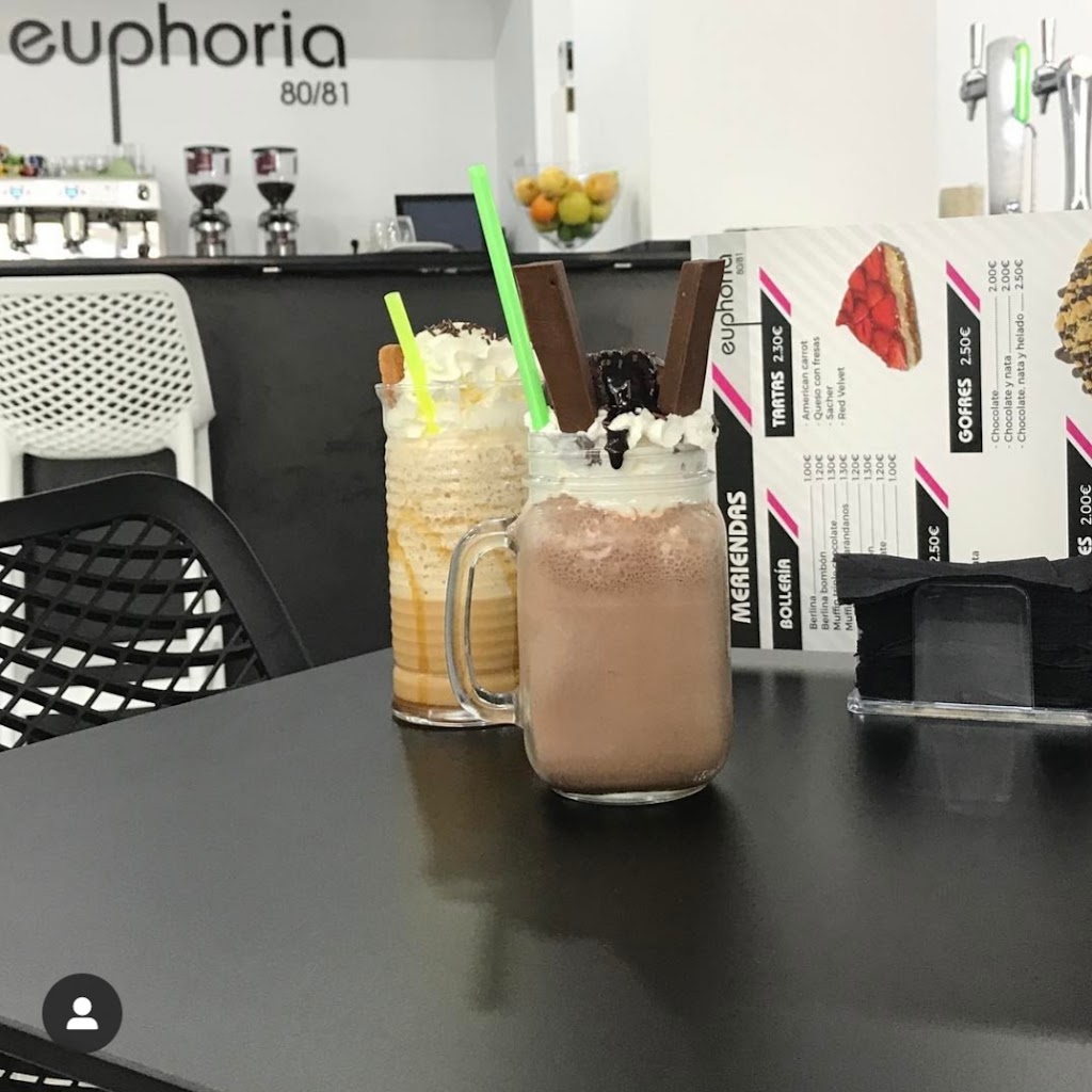 Euphoria 8081 — Comida y bebida