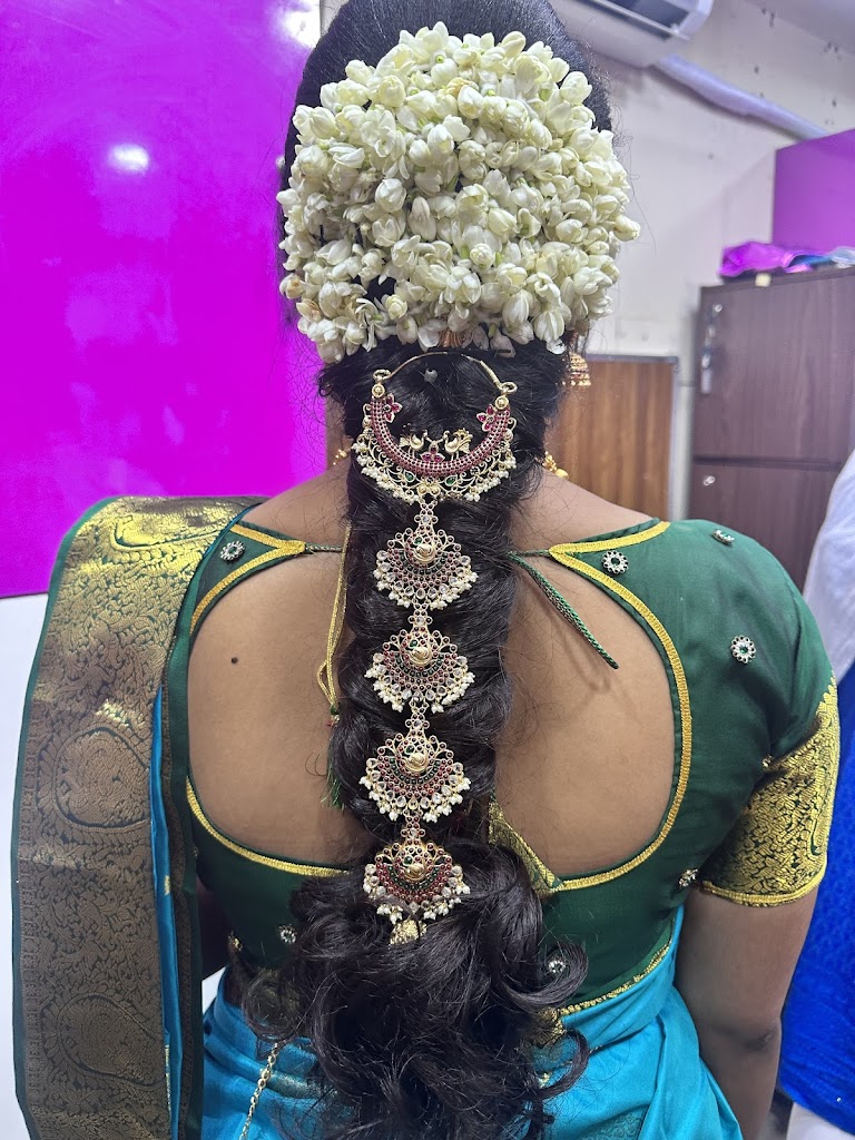 Aswathy Make Up Artist