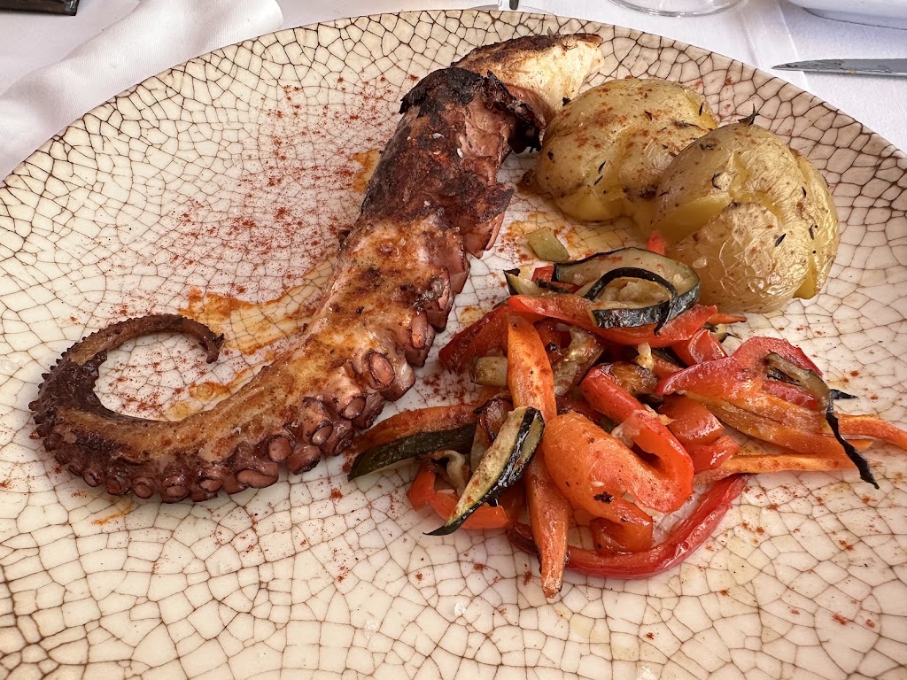 L'Era Restaurant — Comida y bebida