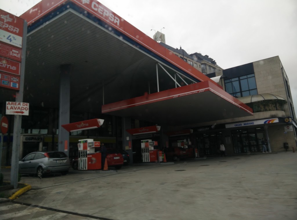 Estacion de servicio Cepsa — Surtidor de combustible