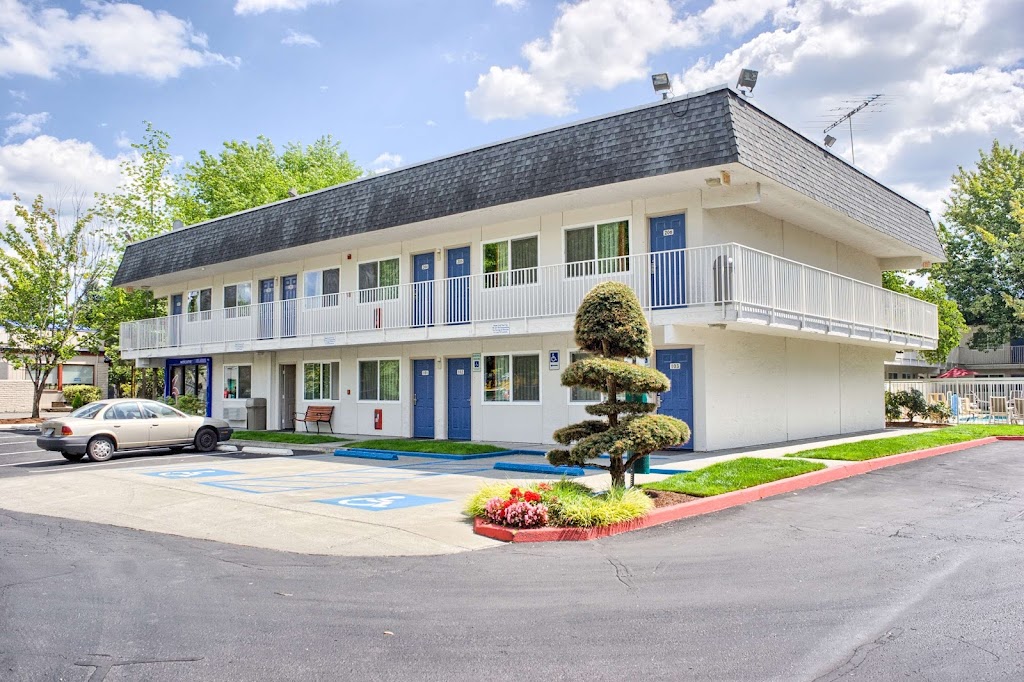 Motel 6 Issaquah, WA - Seattle - East - Motel in Issaquah , United States of America