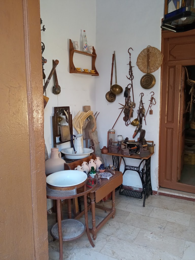 Artesania y recuerdos La Corredera