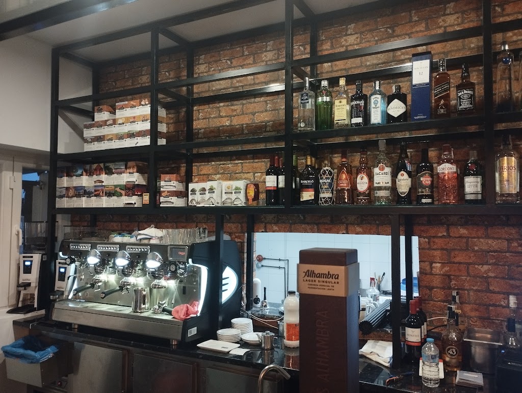 Avenida Cafe — Ambiente
