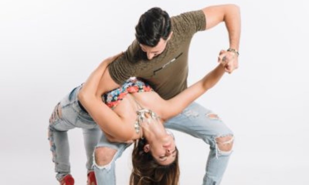  Salsambo Dance Lessons