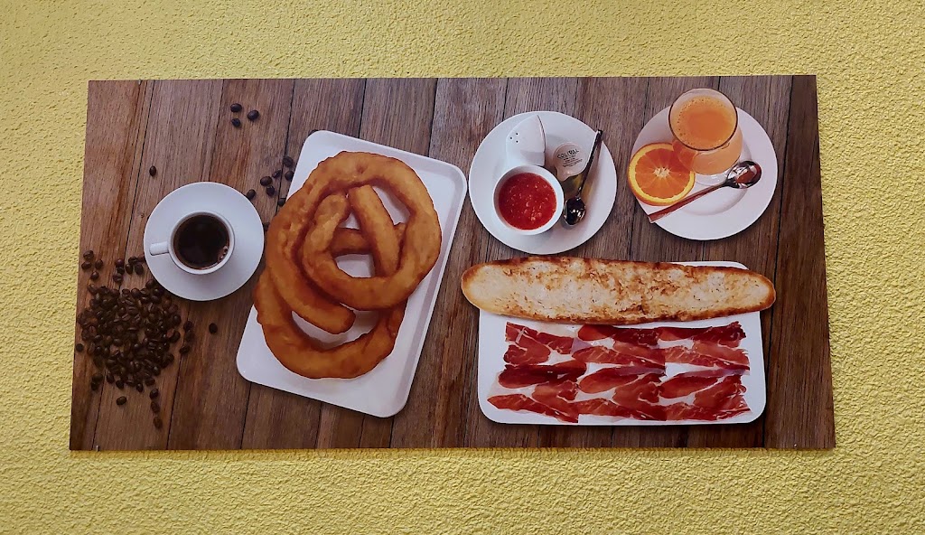 CHURRERIA LA PLAZA - Hnos. De la Duena — Comida y bebida