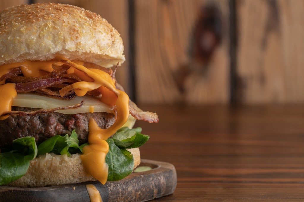 La Taverna de la Vila — Comida y bebida