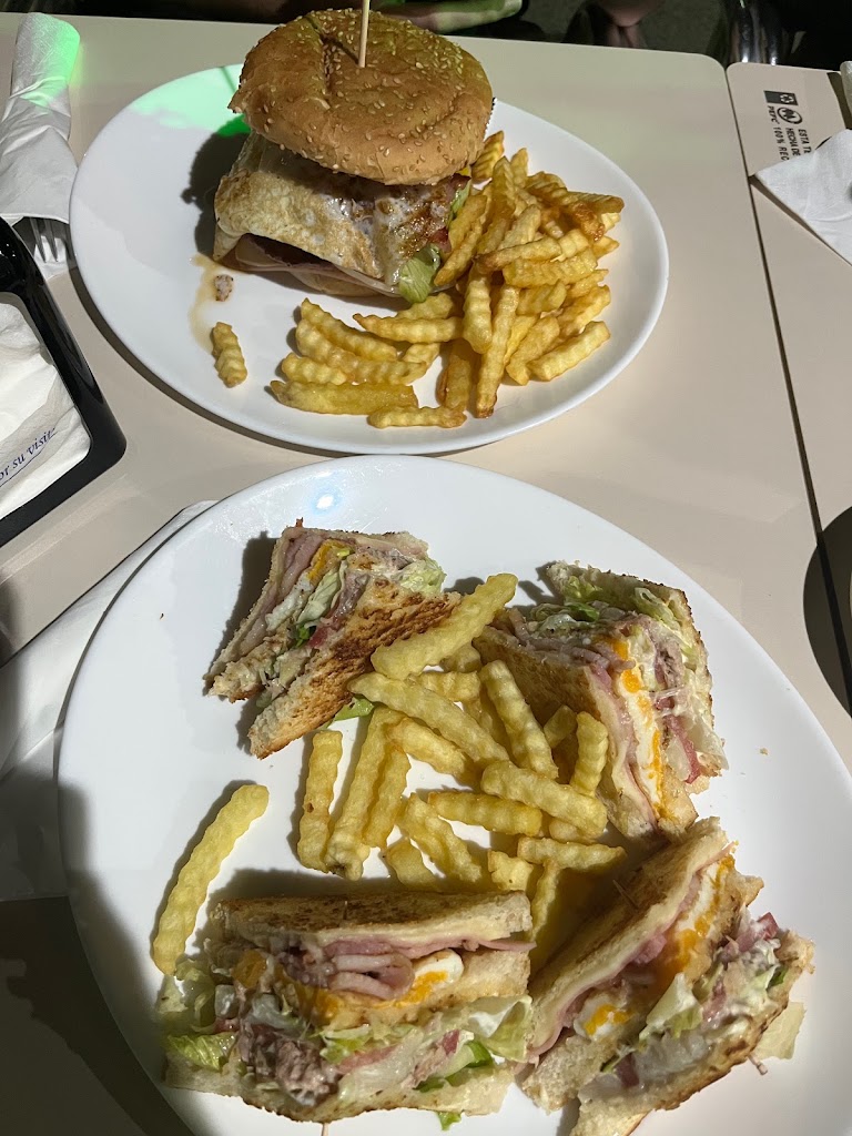 En K' Maria Luisa — Comida y bebida