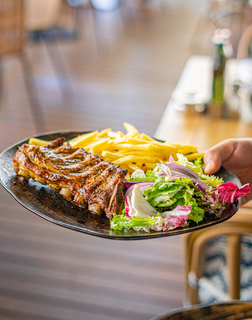 Gula Salou — Comida y bebida