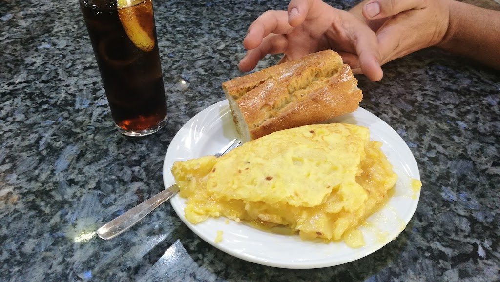 Restaurante Galicia 2 — Comida y bebida