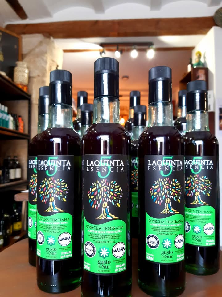 La Rua 4, Servicios Turisticos