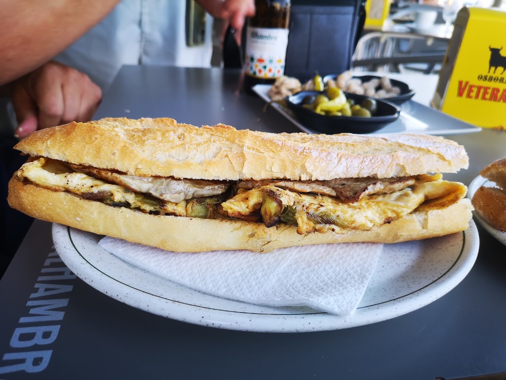 Restaurante Malecon — Comida y bebida