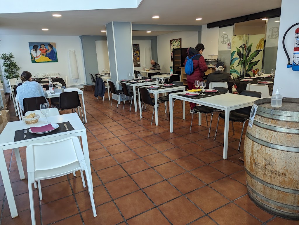 Bodega Restaurante Antonio — Ambiente