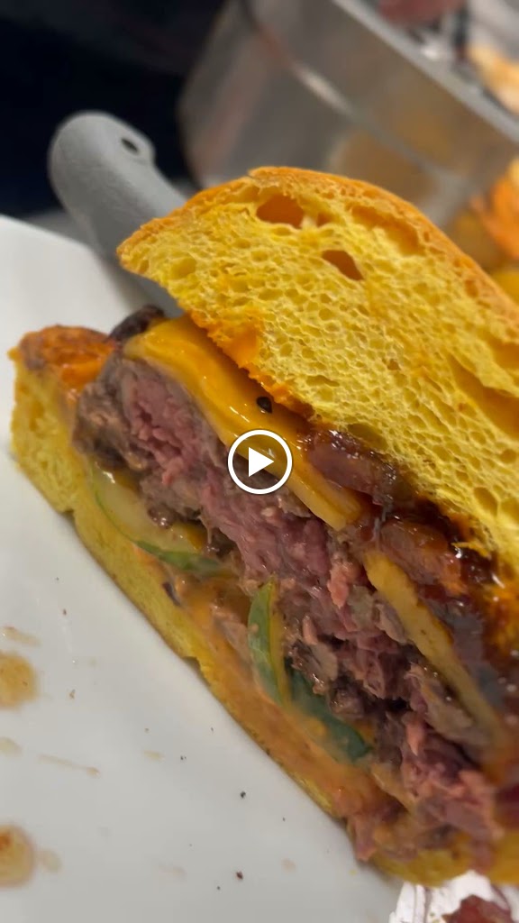 Oldies Burgers & Co — Videos