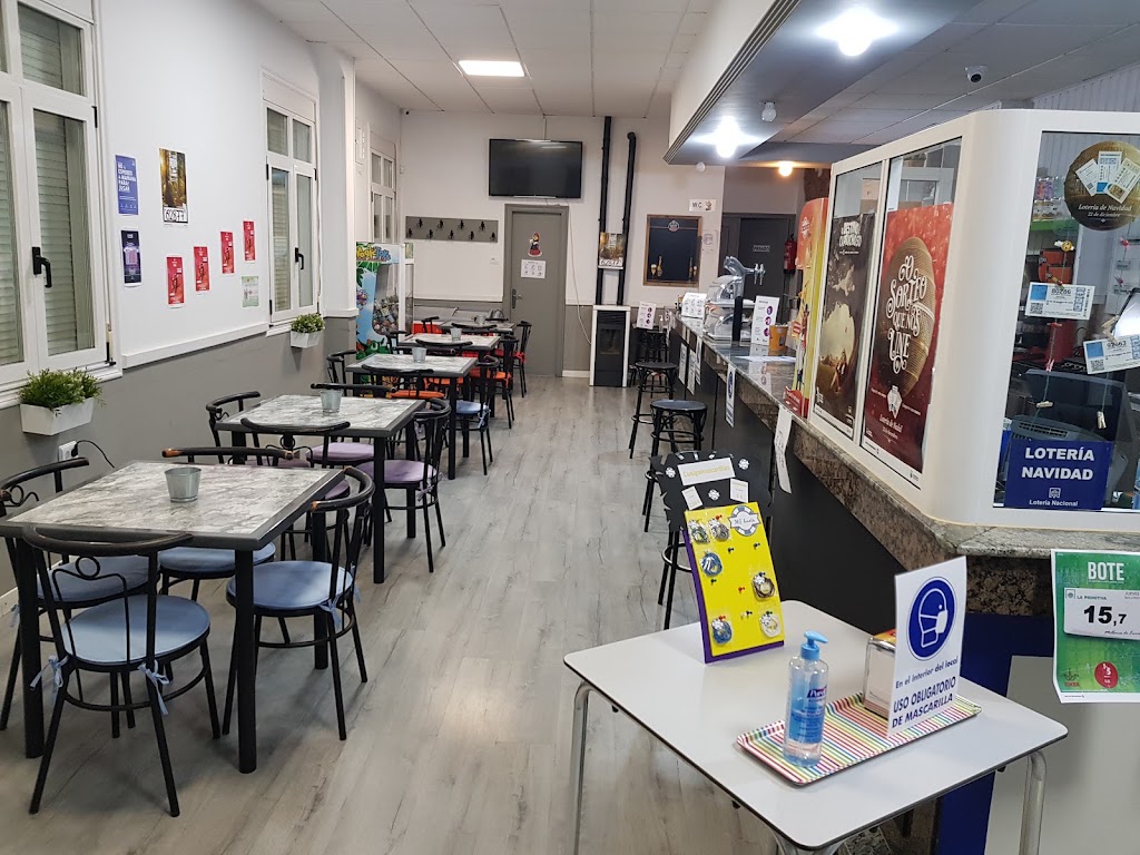 Cafe Bar Cruceiro — Ambiente