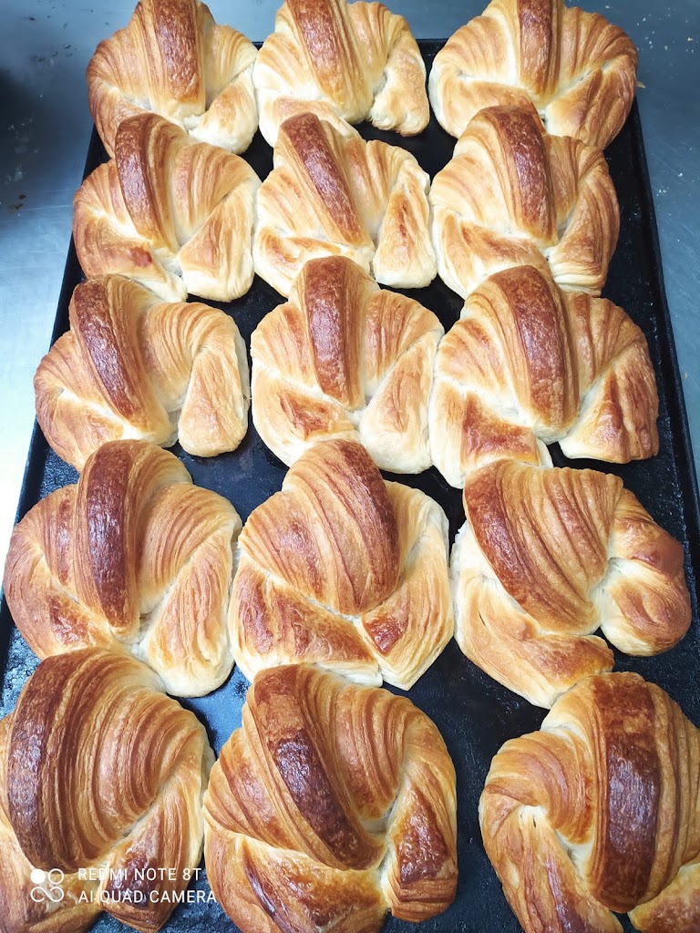 Pasteleria "Martinez" — Comida y bebida