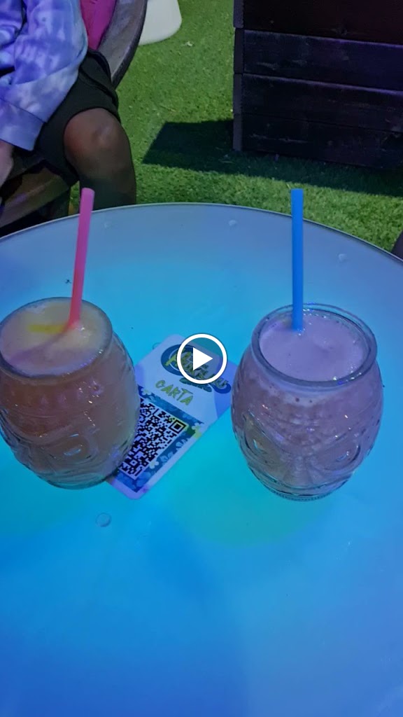 Bar Hukilau Tiki Beach — Videos