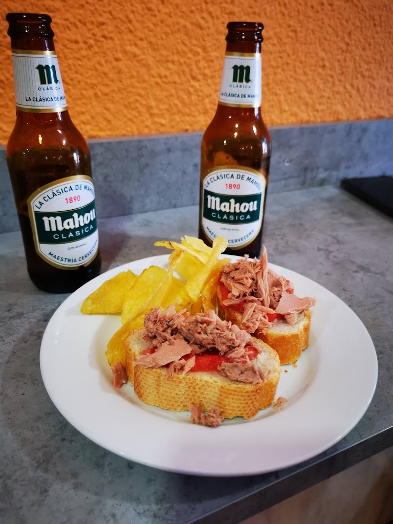 Bar Restaurante Casa Pepe — Comida y bebida