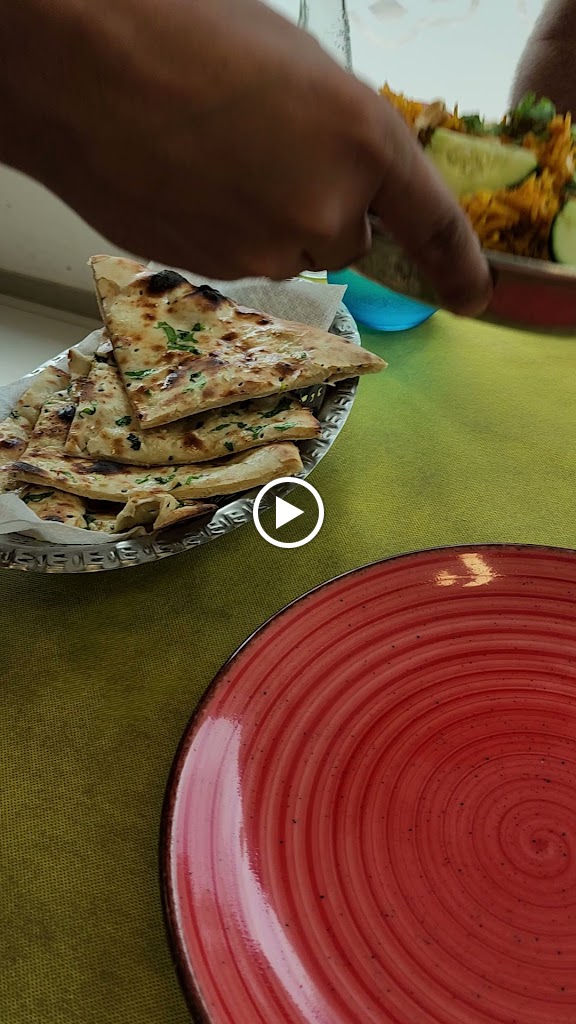 Curcuma - Restaurante Indio — Videos