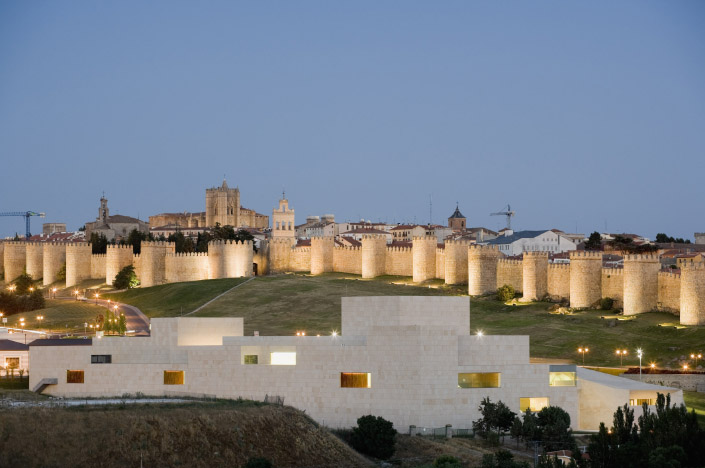 Centro de Exposiciones y Congresos Lienzo Norte