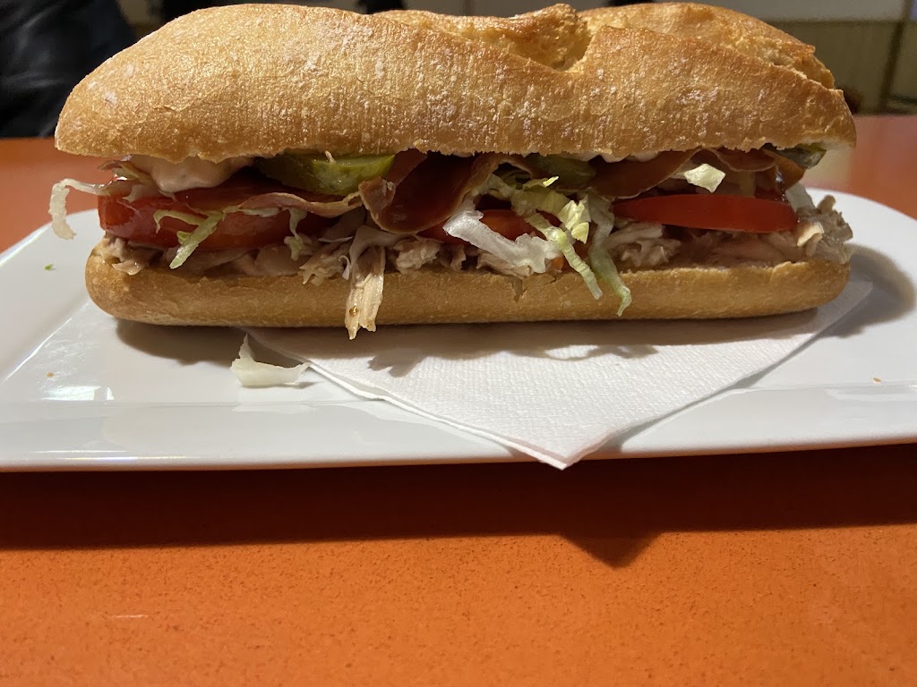 Quimera cerveceria bar — Comida y bebida