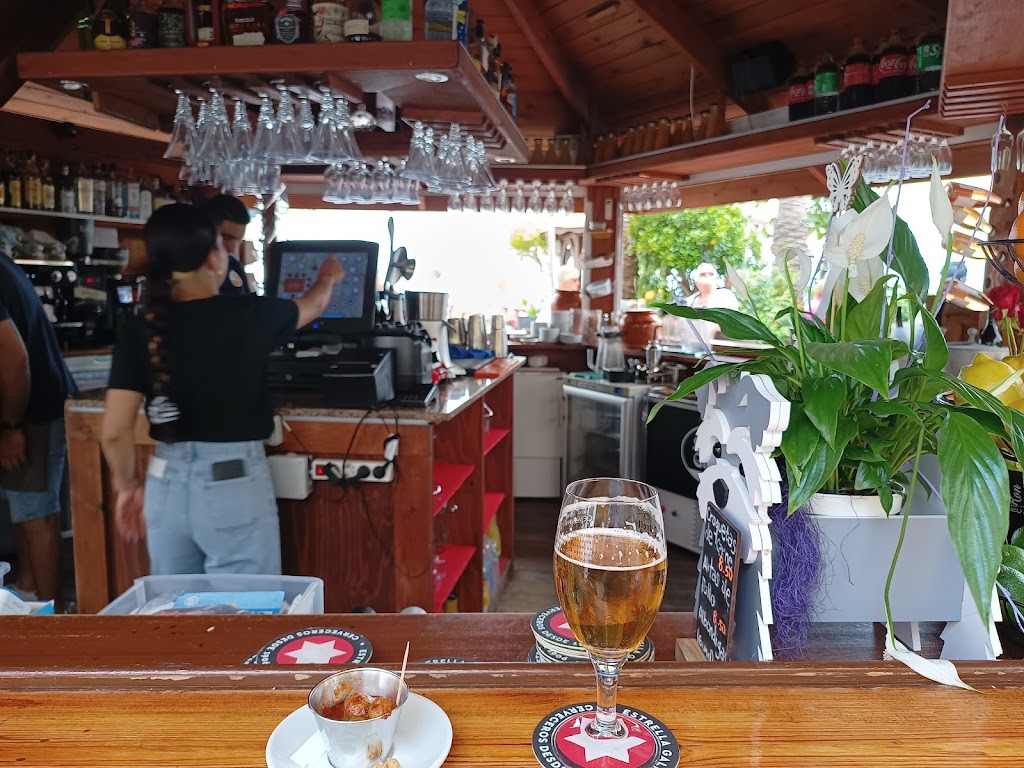 Jardin 2016 Beach and Bar Restaurante — Comida y bebida