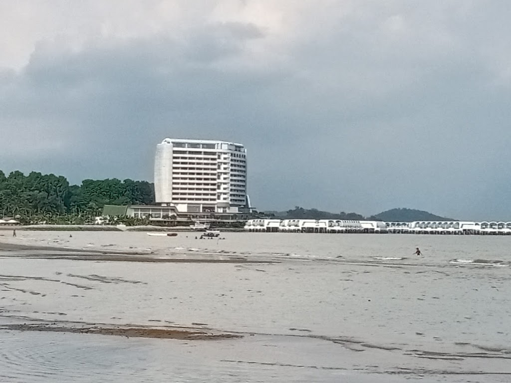 Pantai Cermin camp site