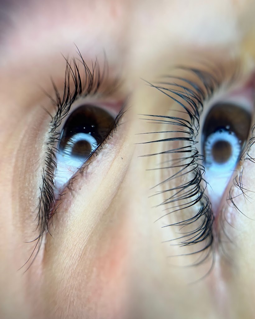 aDORAble beauty by Dora