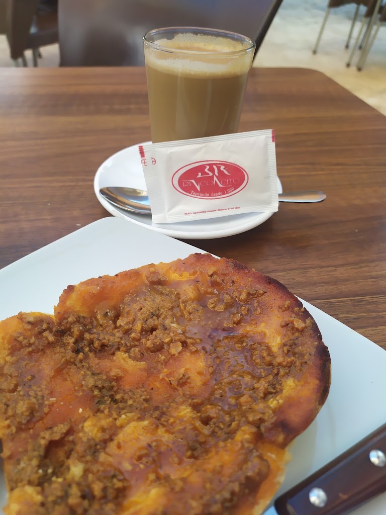 Bar Rinconcito — Comida y bebida
