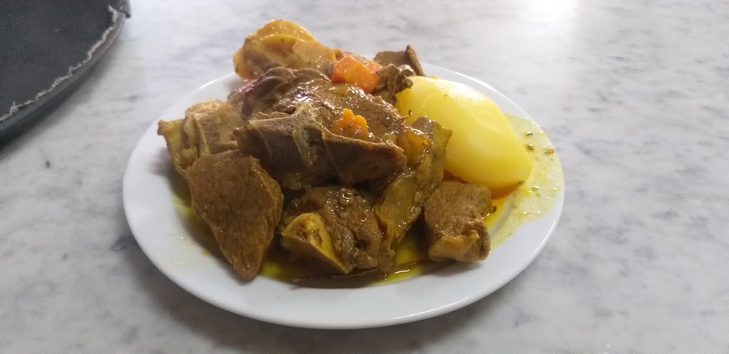 Bar las Cuatro Esquinas — Comida y bebida