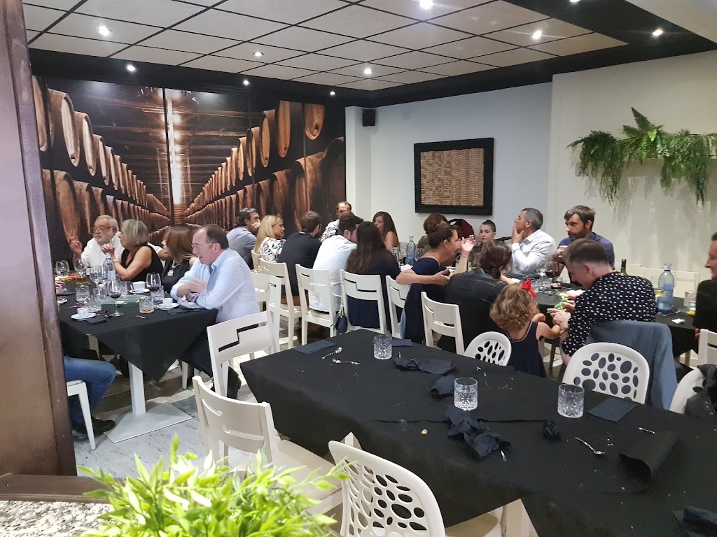 Plaza4 Gastrobar — Ambiente