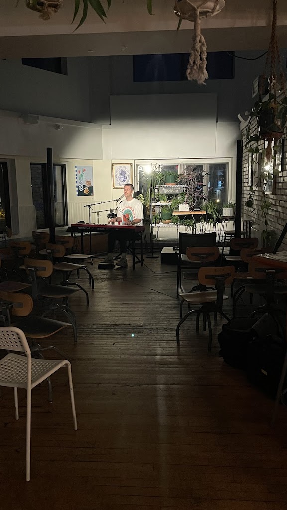 Lewis Café TR in Trois-Rivieres