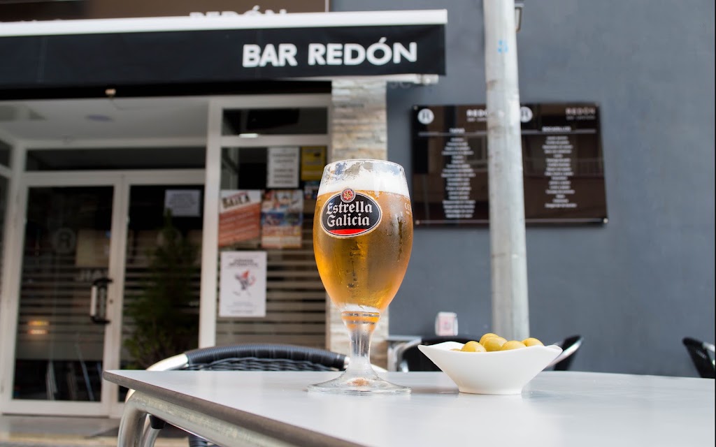 Redon Bar-Cafeteria — Comida y bebida