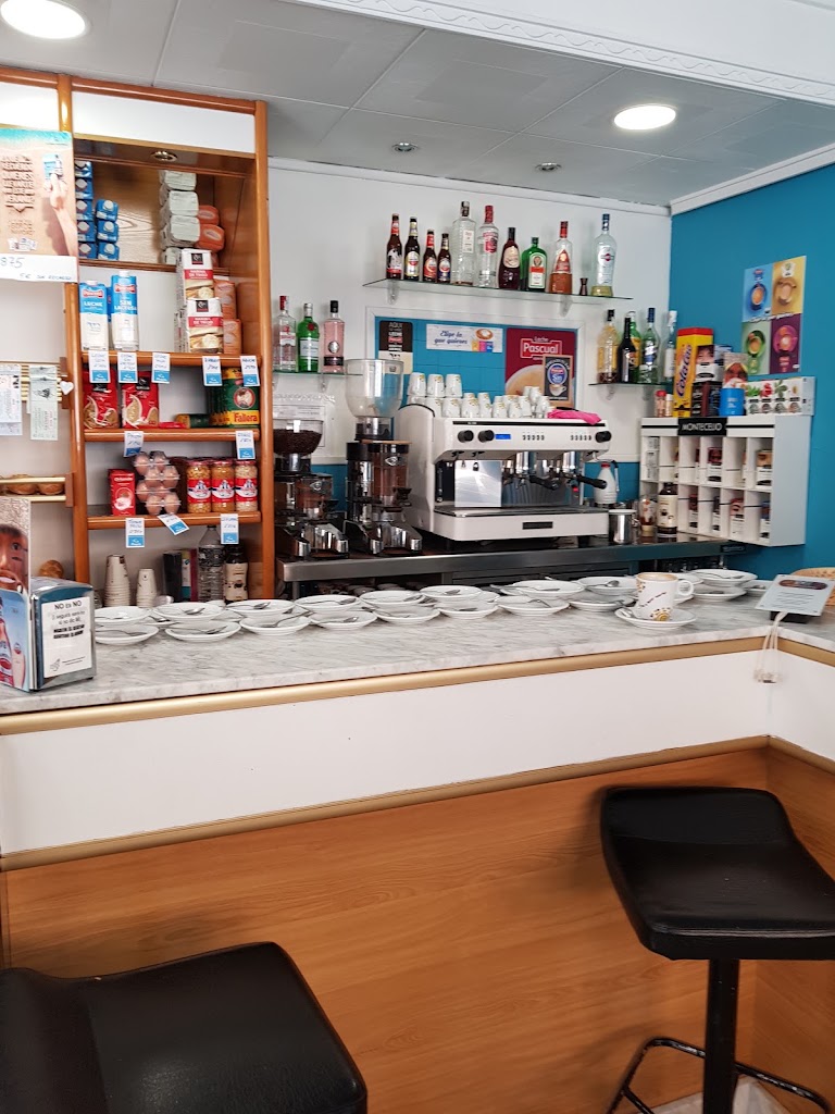 Cafeteria Panaderia Mayda — Ambiente