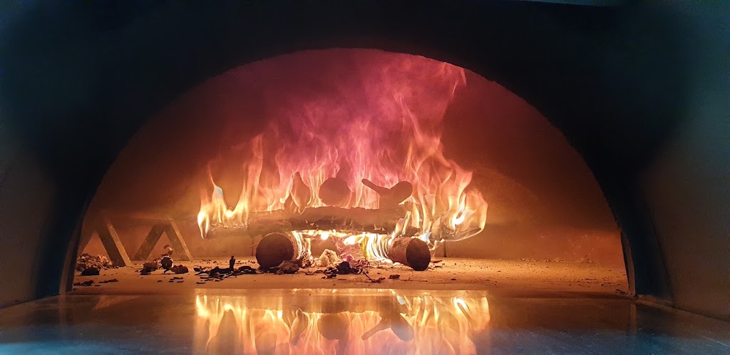 Pizzeria Campidano forn de llenya — Del propietario