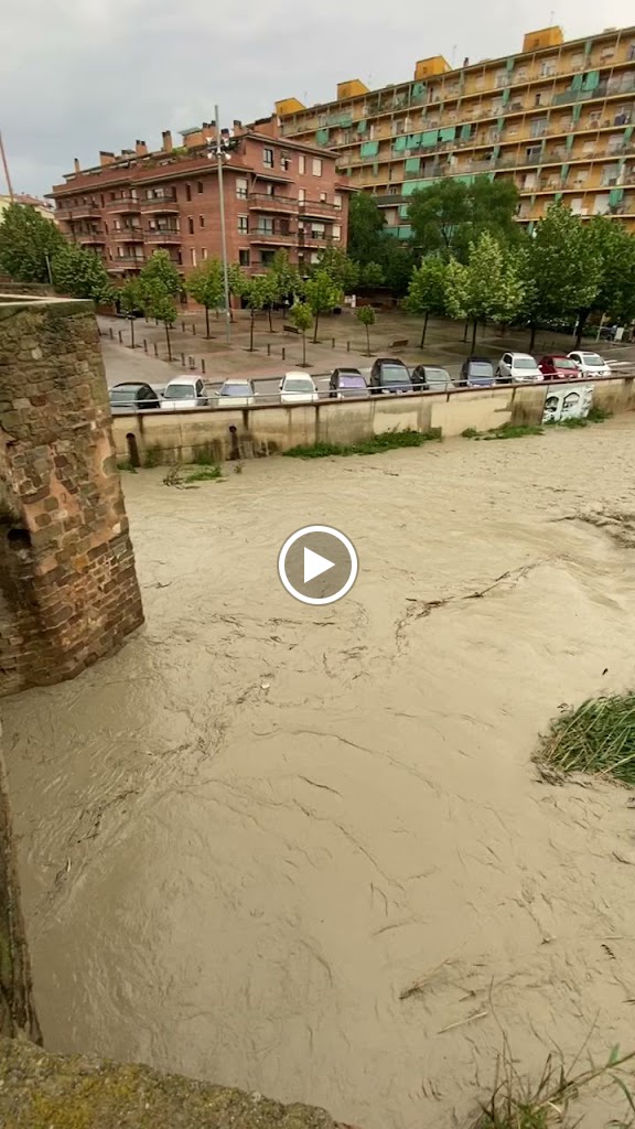 Parquing del Remei de Vic — Videos