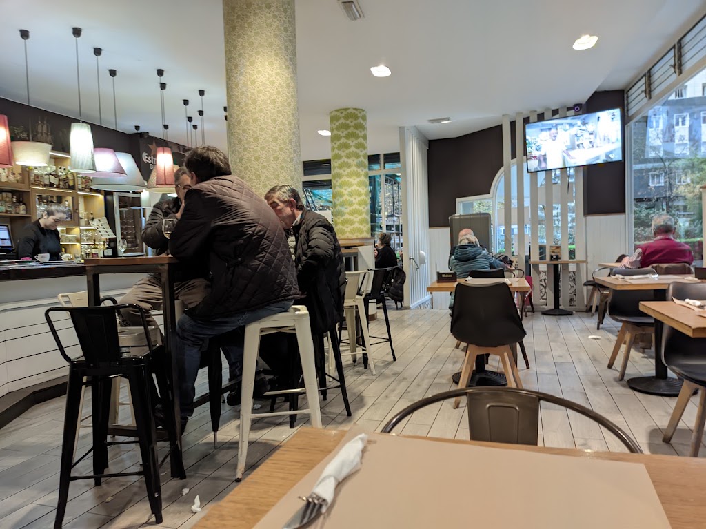 Cafe La Brujula — Ambiente
