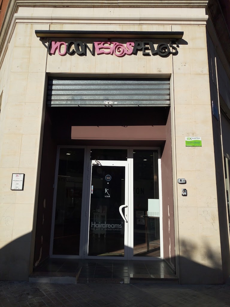 Y Yo Con estos Pelos