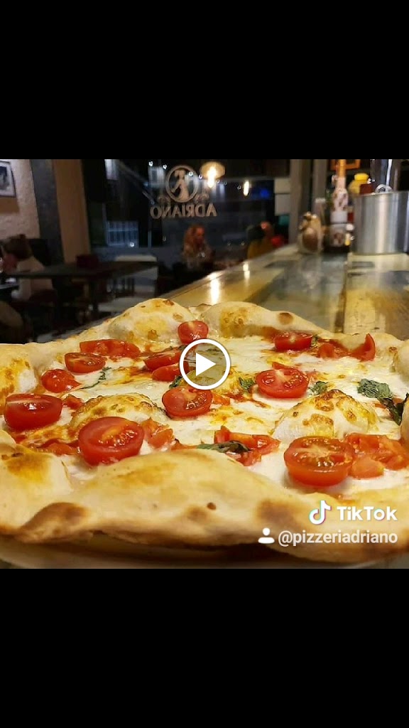 Pizzeria Adriano Horno de lena — Pizza